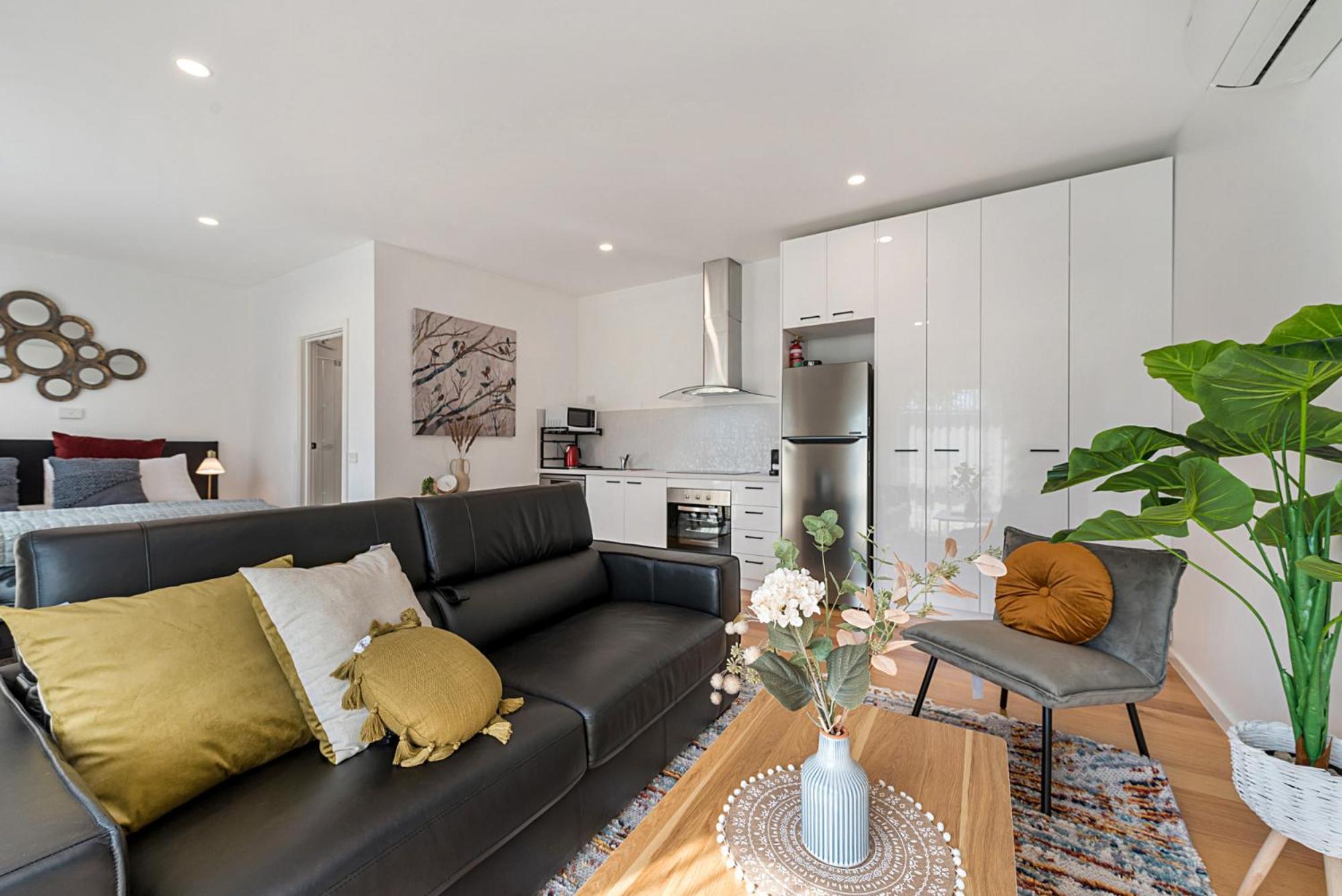 Comfy Studio With Shared Backyard Near Racecourse Carnegie Dış mekan fotoğraf